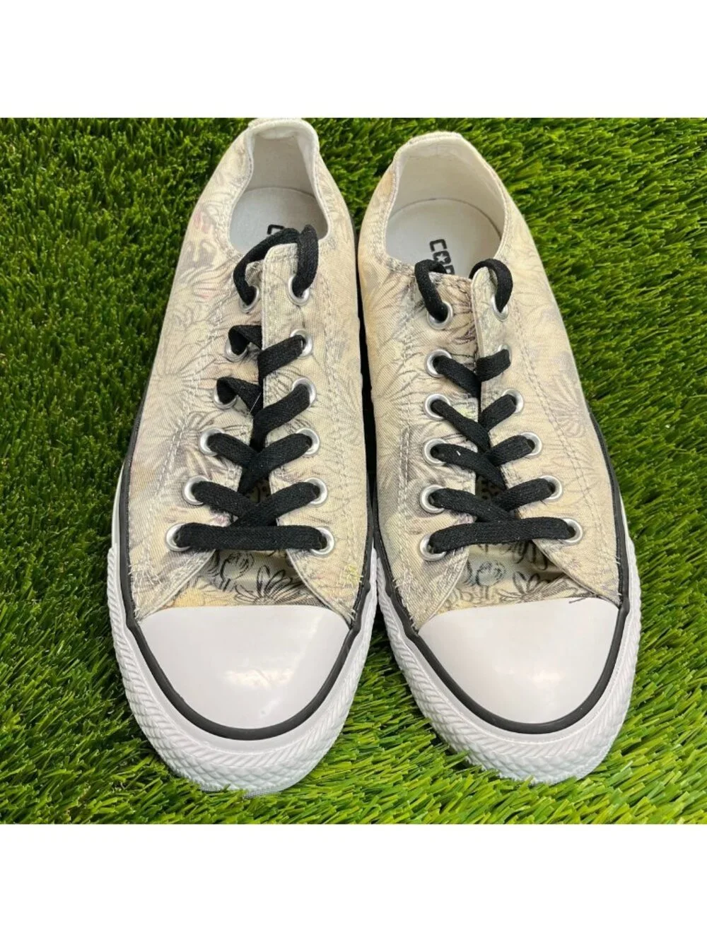 Converse Chuck Taylor All Star Womens Size 8 Beige White Athletic Shoes Sneakers